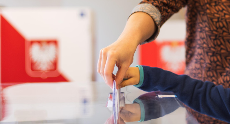 Wybory parlamentarne 2023: late poll i wyniki z Norwegii dają zwycięstwo opozycji