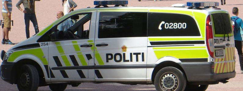 Zamieszanie w Oslo - strażnik sam się postrzelił i podłożył bombę! [AKTUALIZACJA]