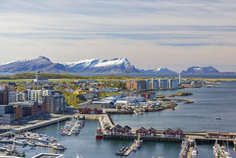 Ostatecznie w 2021 pomysłodawca odwiedził Norwegię dwukrotnie, latem i zimą, w celu nakręcenia materiału do nowego filmu dokumentalnego o Polakach w Bodø i samym mieście.