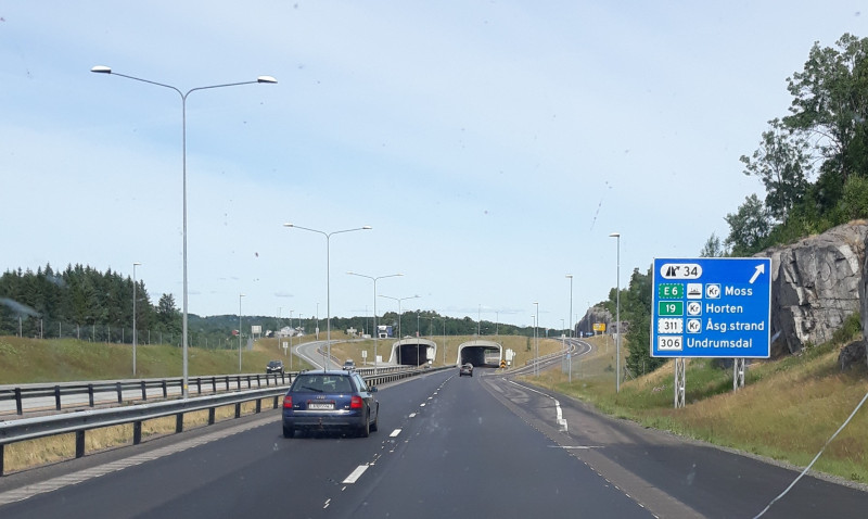 Norwegia i Szwecja mają najbezpieczniejsze drogi w Europie, wynika z rocznego sprawozdania UE na temat zmian w bezpieczeństwie drogowym w krajach Wspólnoty i EFTA.
