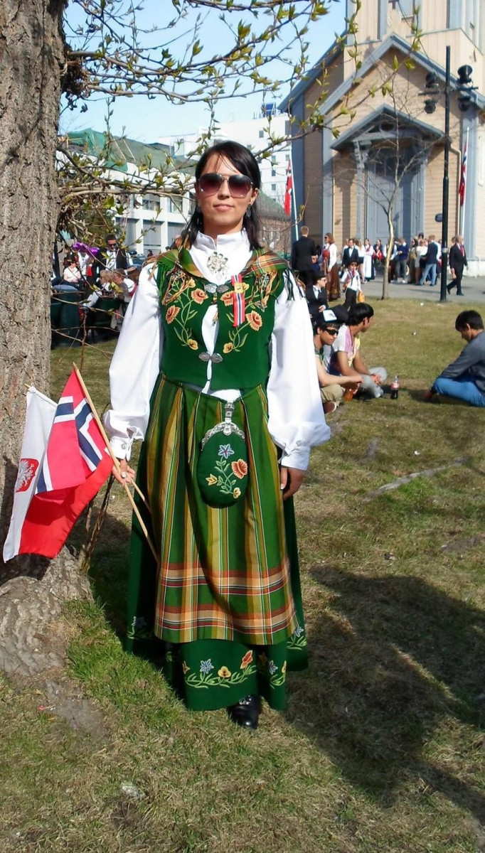Marta Gorecka w tradycyjnym norweskim stroju.