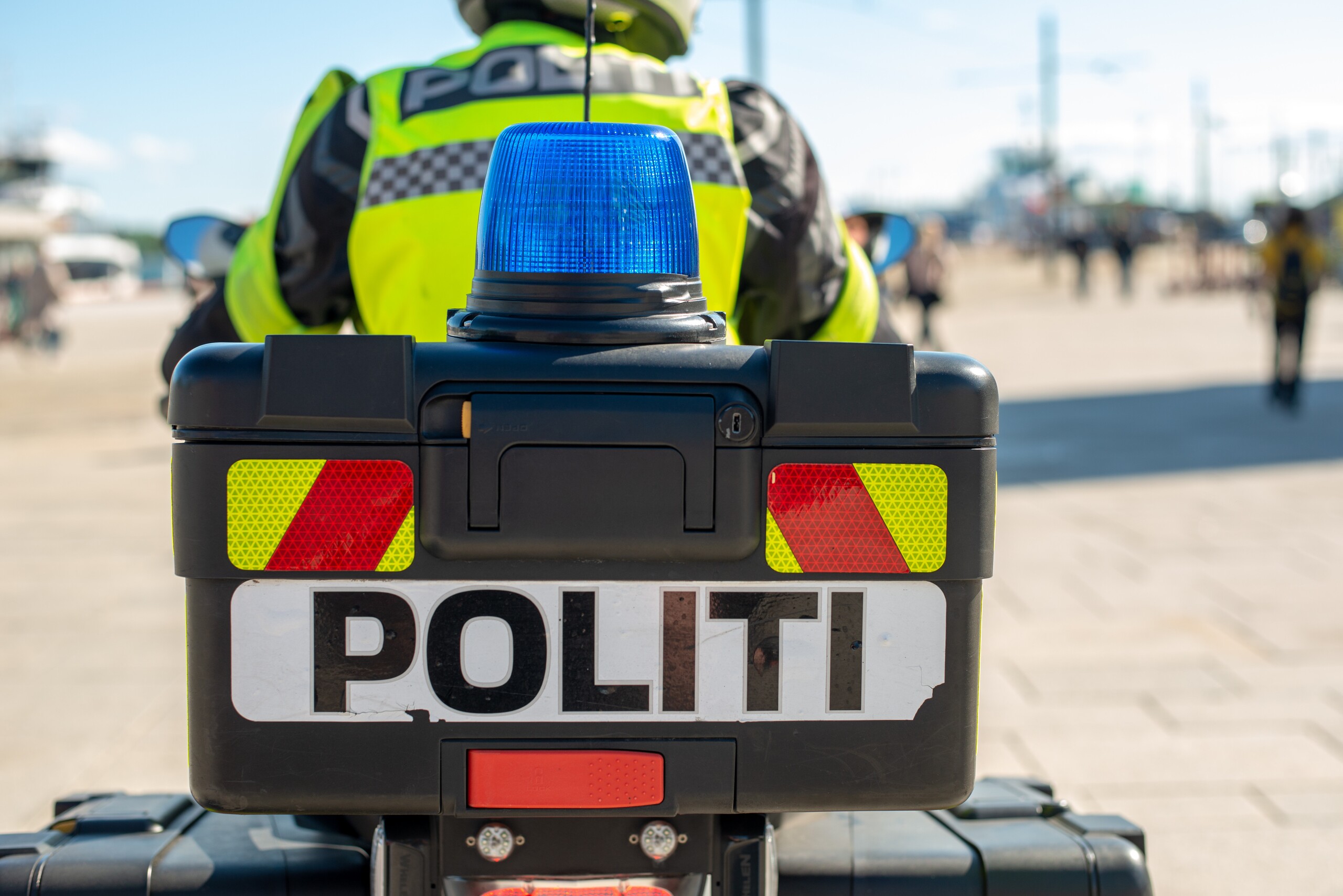 Przerwy w działaniu objęły sieci komunikacyjne, które umożliwiają służbom ratunkowym szybkie przekazywanie informacji i prowadzenie akcji ratunkowych.