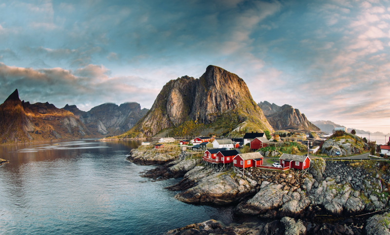 Chociaż norweskie widoki urzekają, Norwegowie wolą zmieniać środowisko w czasie urlopu.