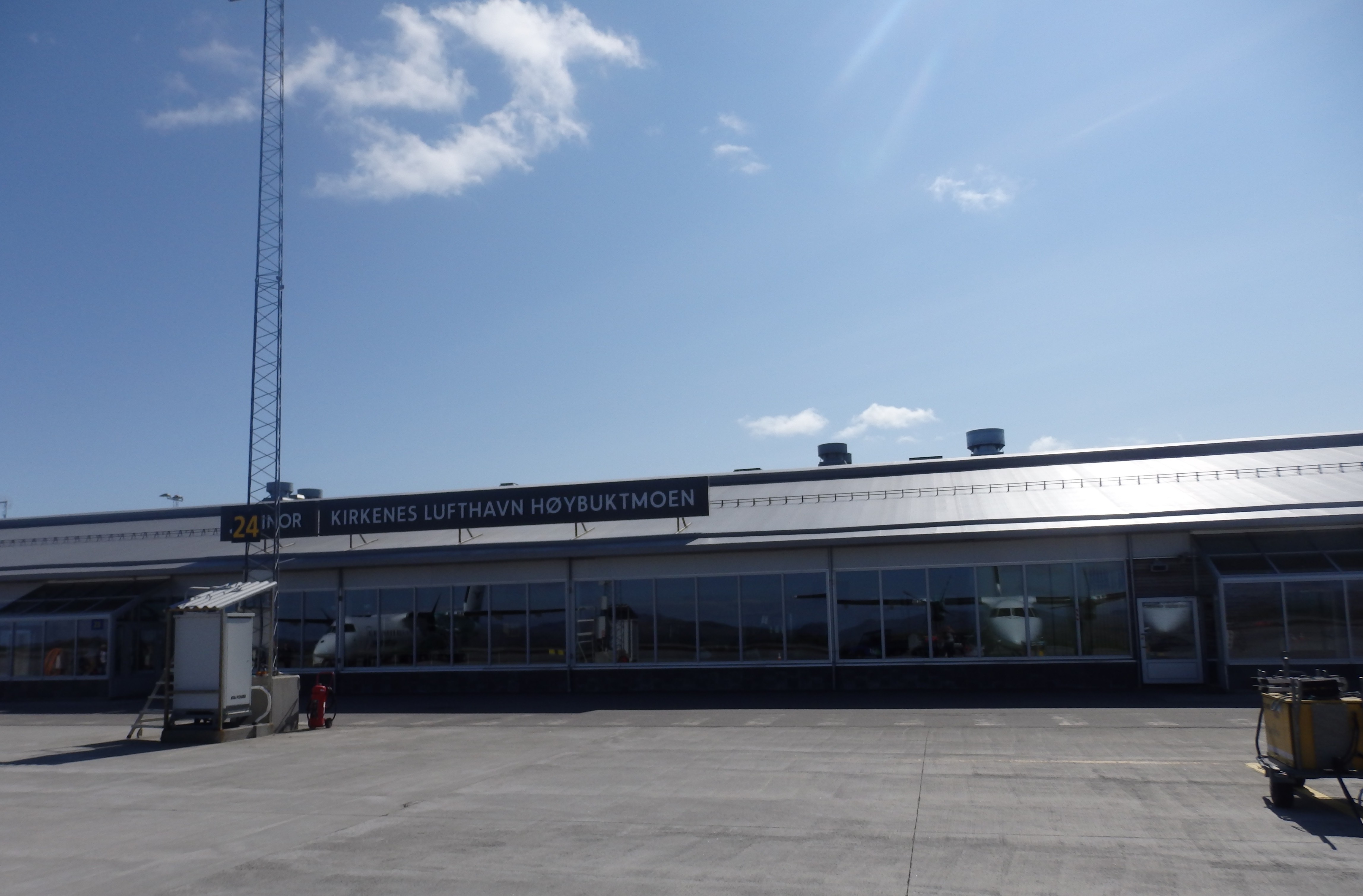 Młodzi obywatele Rosji wybierają również lotnisko Kirkenes.