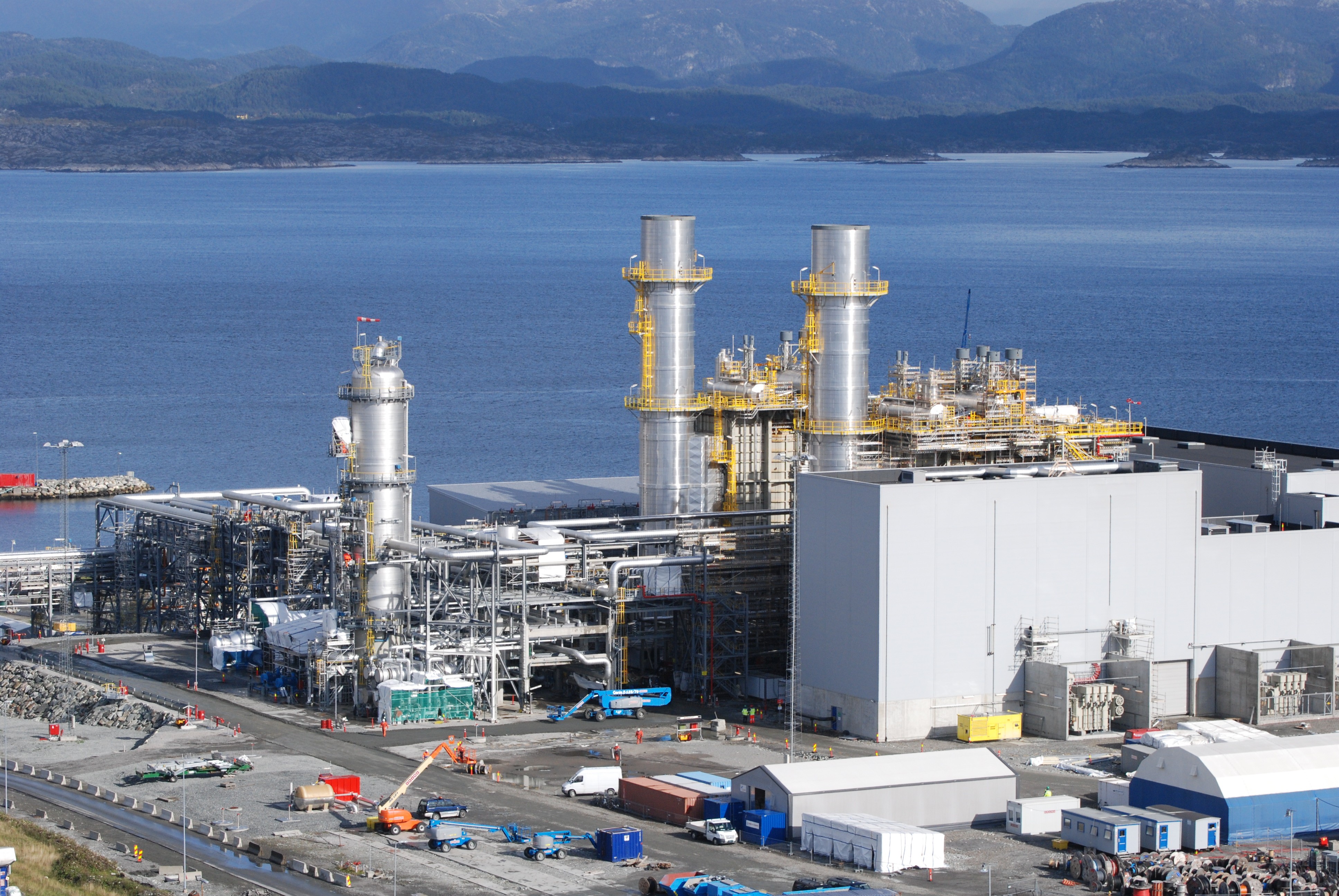 Elektrownia w Mongstad wytwarza 70 MW energii. Moc maksymalna obiektu wynosi 90-95 MW.