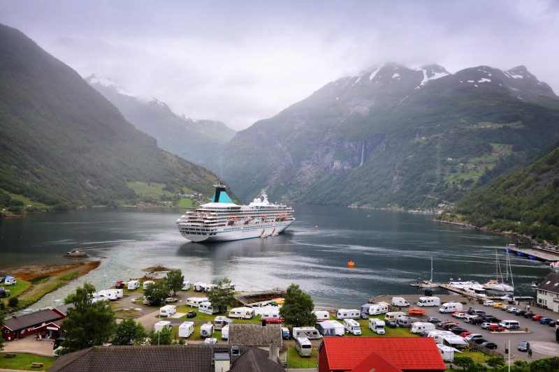 Najsłynniejszą atrakcją gminy Stranda jest wpisany na listę światowego dziedzictwa UNESCO Geirangerfjorden.