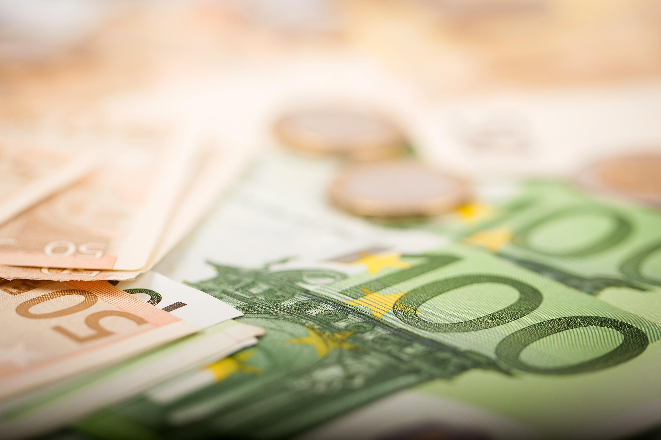 7 listopada euro wyceniano na 11,97 NOK. To najwyższa wartość od maja (12,00) NOK i blisko 15 proc. więcej niż na początku 2023 roku.