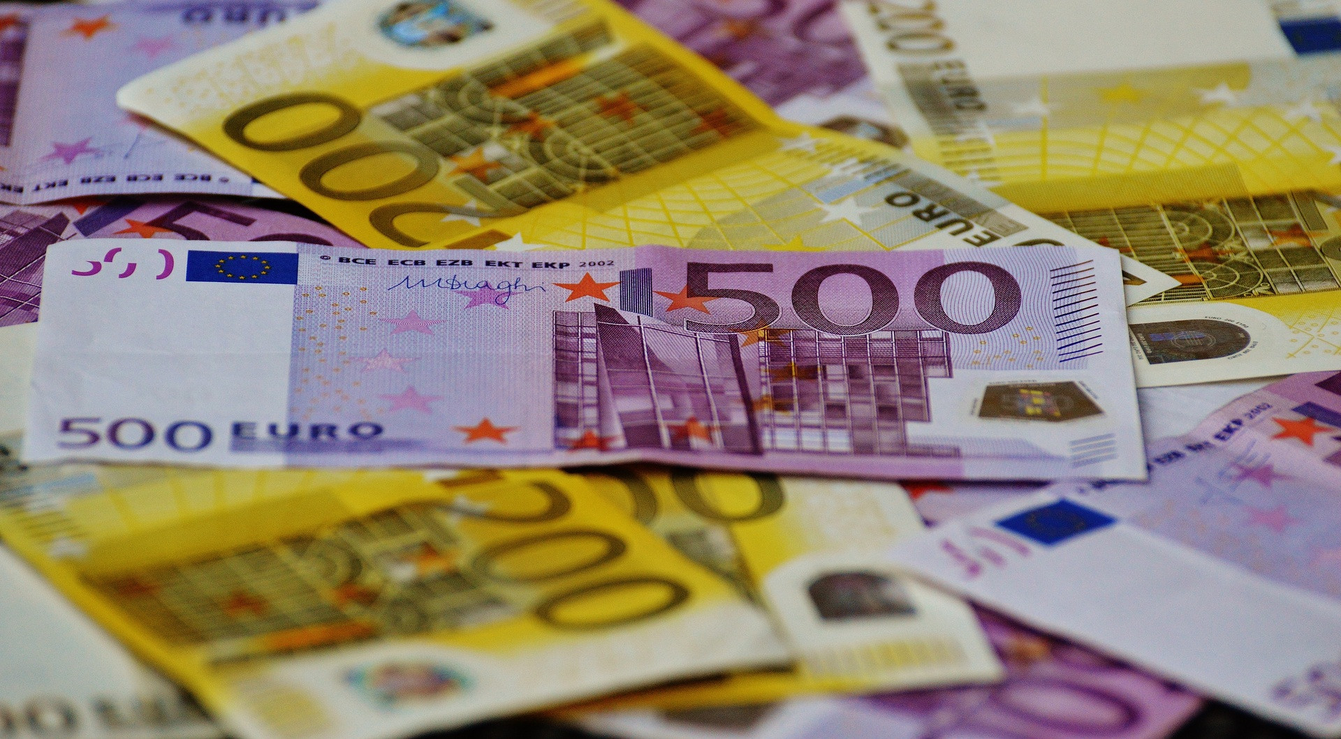 Część ekonomistów cytowanych przez norweskie media, w tym przedstawiciele największych banków, uważa, że obecny kurs korony norweskiej jest nową normą. Niektórzy dodają też, że pozytywnie wpływa na sytuację gospodarczą państwa.