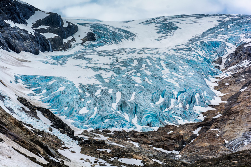 Jostedalsbreen chroni na swoim terenie największy lodowiec na kontynencie europejskim.