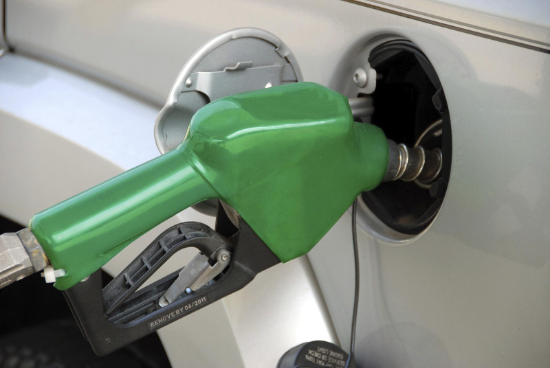 Szczególnie zirytowani są kierowcy w miejscowościach, w których koszty tankowania przekraczają norweską średnią cen paliw.