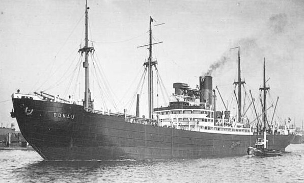 SS Donau, zwany statkiem niewolników. W trakcie wojny Niemcy wykorzystywali go do transportów więźniów i jeńców. 7 stycznia 1945 roku okręt zatonął w wyniku udanej akcji sabotażowej, przeprowadzonej przez członków norweskiego ruchu oporu, m.in. Maxa Manusa.