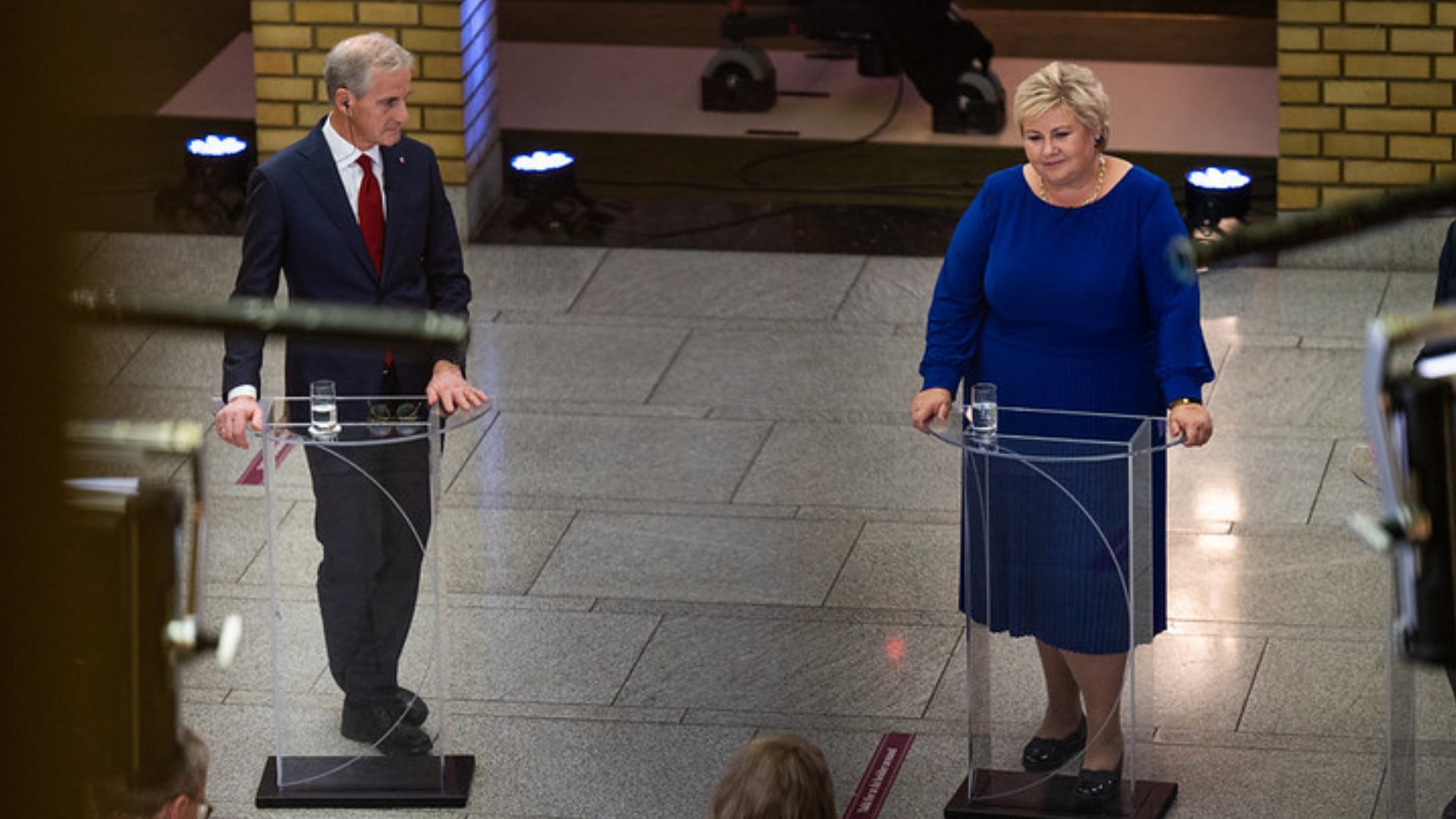 W największych miastach Norwegii w wyborach może zwyciężyć Partia Konserwatywna. Nie oznacza to, że obejmie władzę. W samorządach dużym poparciem cieszą się m.in. Zieloni, Czerwoni i Socjalistyczna Lewica, które sprzyjają Partii Pracy i z tym ugrupowaniem zawiązują koalicję.
