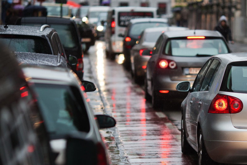 Traffic Index uwzględnia takie czynniki jak średni czas podróży w przypadku pokonania 10 kilometrów, koszty paliwa oraz emisja spalin.