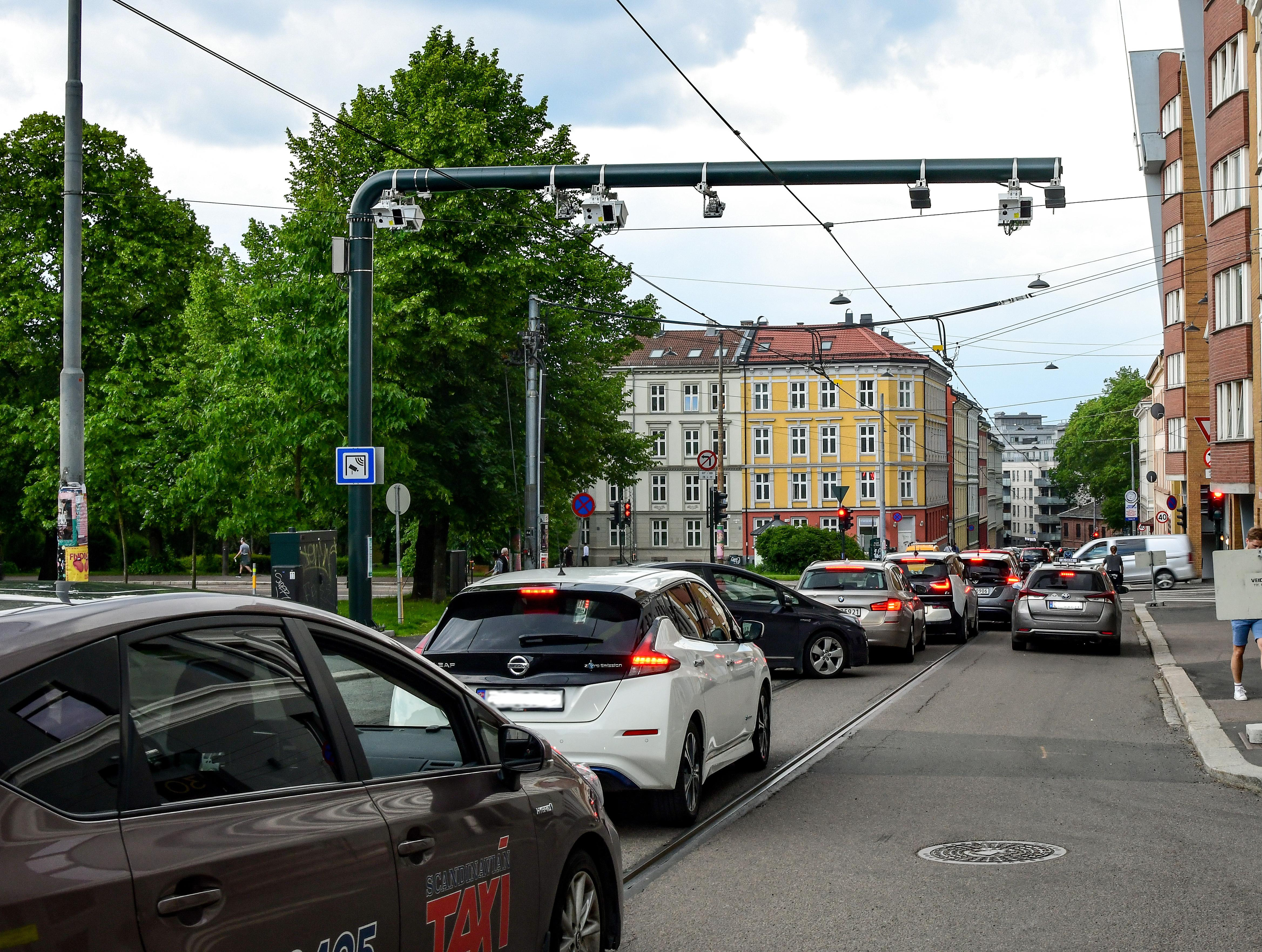 Oslo tiene un doble estatus en Noruega. Funciona tanto como municipio (kommune) como distrito independiente (fylke).