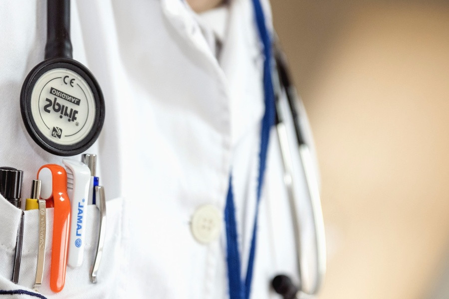 Zwrócono uwagę, że pacjenci płacą inaczej za dentystę niż za pozostałą opiekę medyczną.