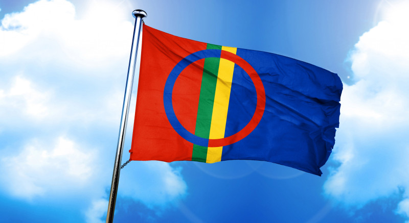 Pierwsza oficjalna flaga Samów została uznana i zainaugurowana 15 sierpnia 1986 r.
