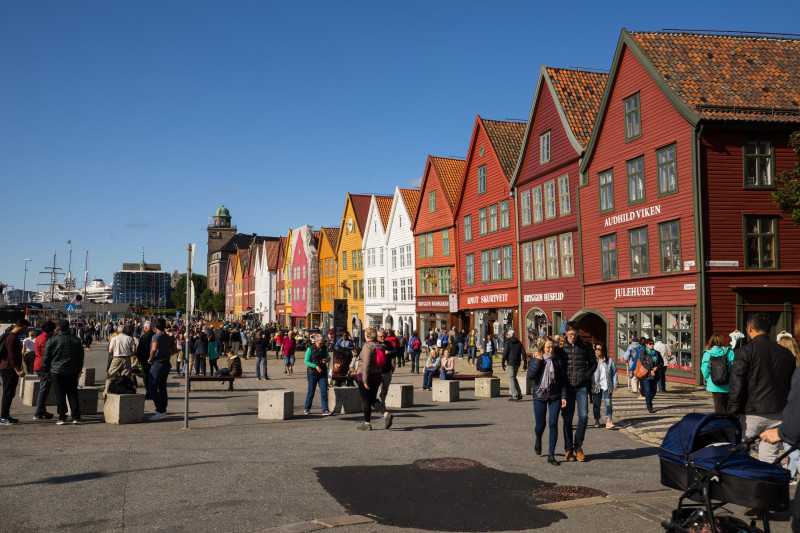 Najwięcej mieszkańców zyskają duże miasta – w ciągu najbliższych 30 lat do Oslo sprowadzi się 800 tys. osób, zaś do Bergen ok. 300 tys. i do Stavanger 150 tys. do 2030.