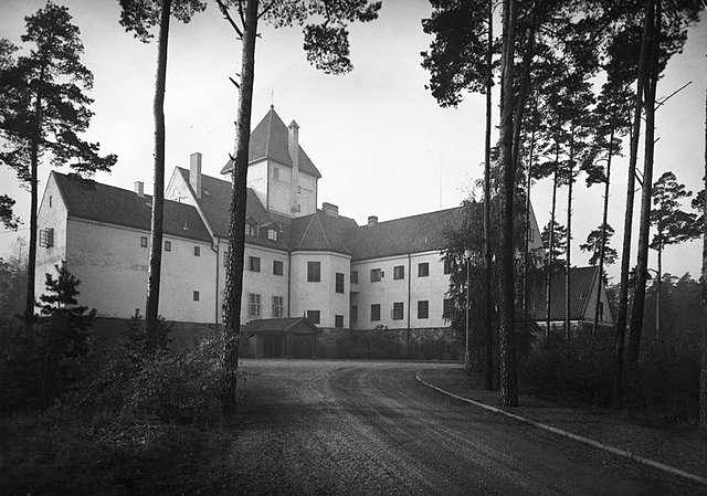Villa Grande, dom w kt&oacute;rym mieszkał Quisling.