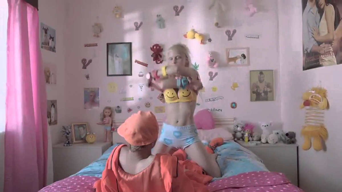 DIE ANTWOORD - BABY'S ON FIRE (OFFICIAL) - YouTube