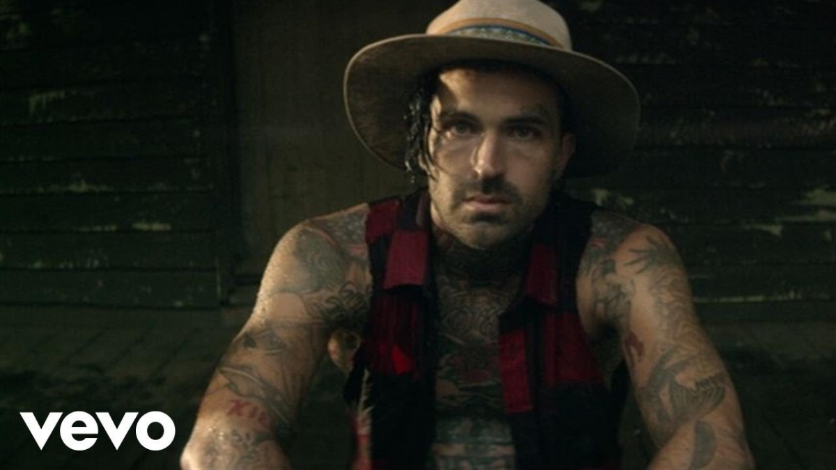 Yelawolf - Daylight