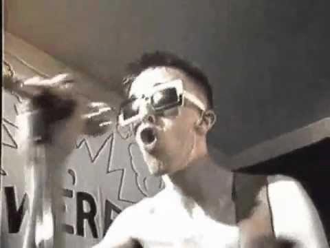 Toy Dolls - Nellie the Elephant (We're Mad, Sunderland, UK, 1984)
