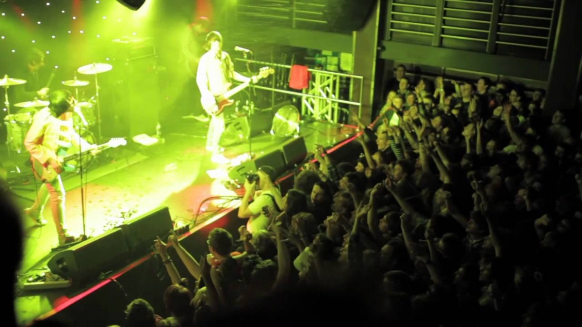 The Cribs - Come On, Be A No-One - OFFICIAL VIDEO