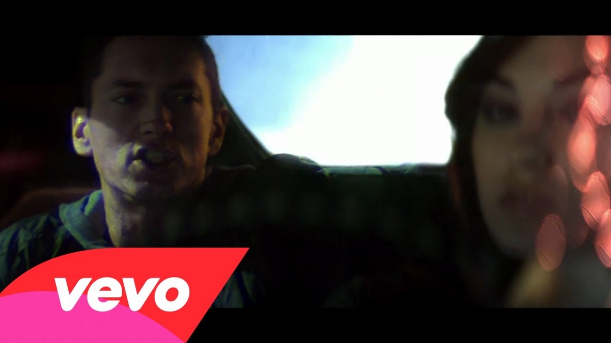 Eminem - Space Bound