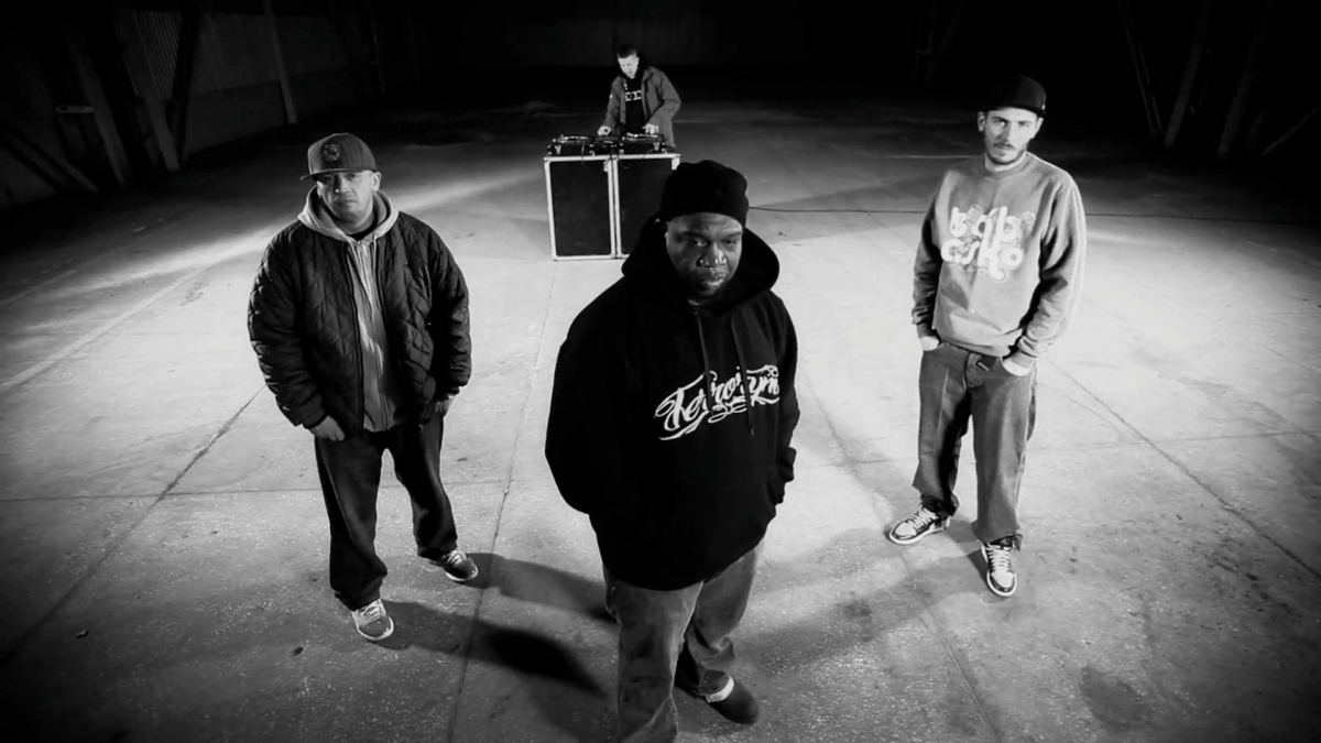 Slums Attack feat. O.S.T.R. & Jeru the Damaja "Oddałbym" Official Video