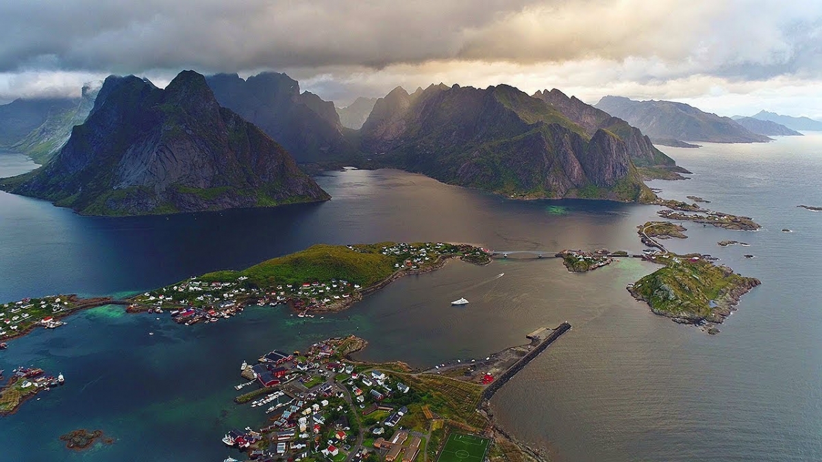 Beautiful Lofoten (Norway / Arctic Circle) AERIAL DRONE 4K VIDEO