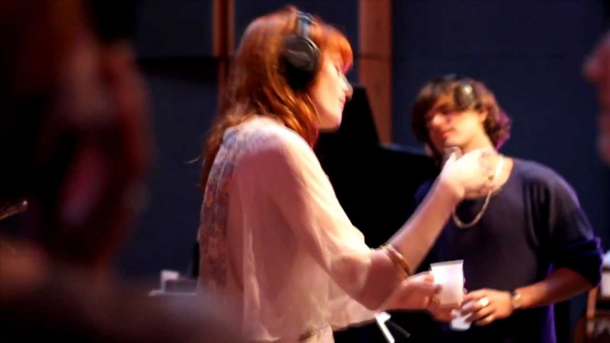 Florence + The Machine - What The Water Gave Me