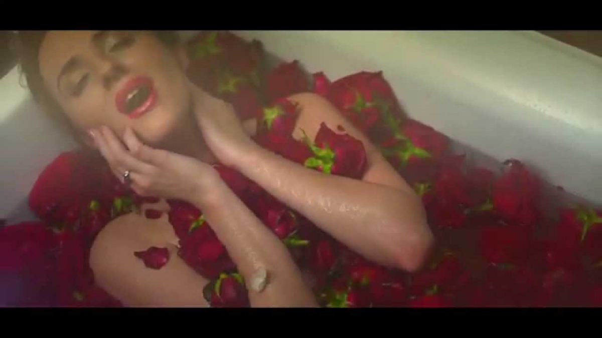 Alexandra - Poplyniemy Daleko [Official Music Video]