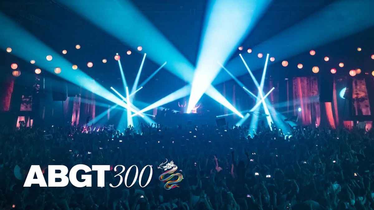 Maor Levi 'Take Your Love' (Live at #ABGT300 Hong Kong) 4K