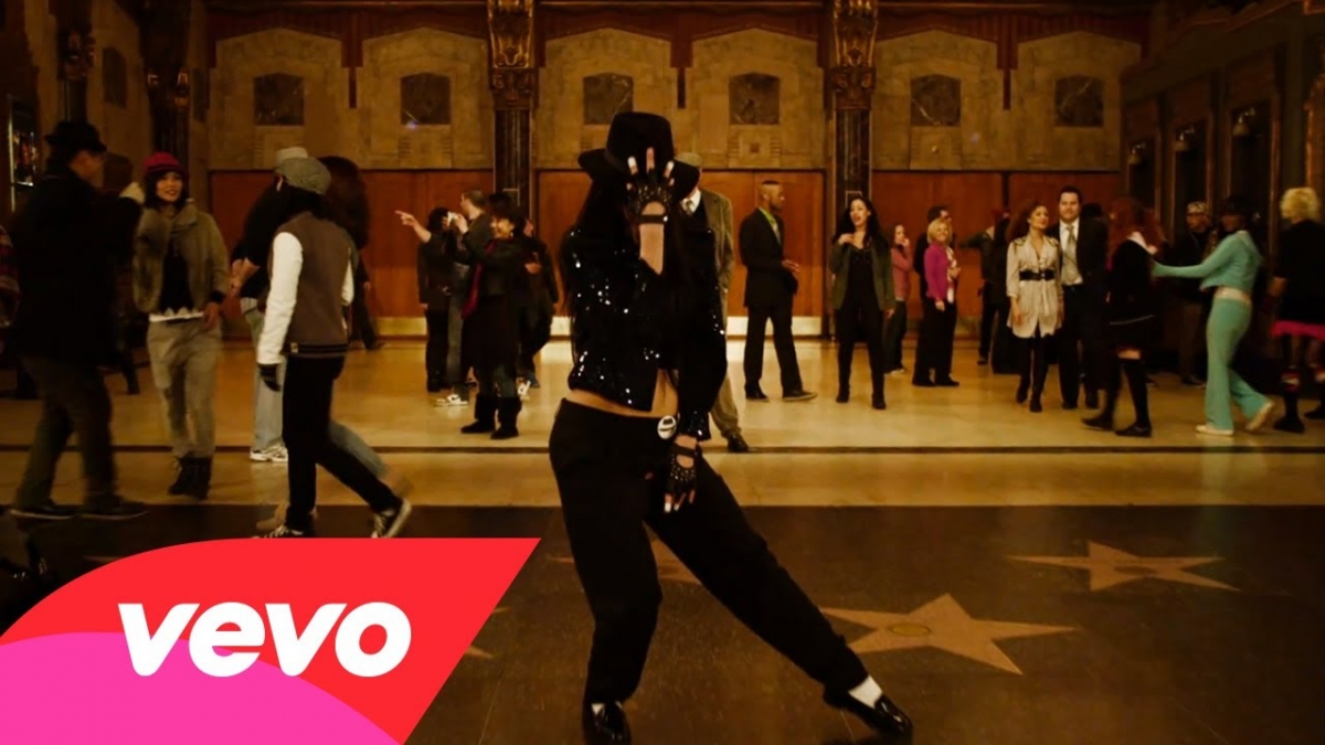Michael Jackson - Hollywood Tonight