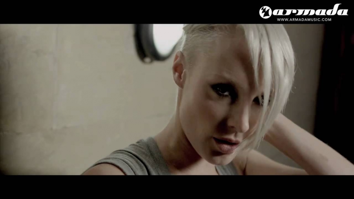 Dash Berlin feat Emma Hewitt -  Waiting (Official Music Video) [High Quality]