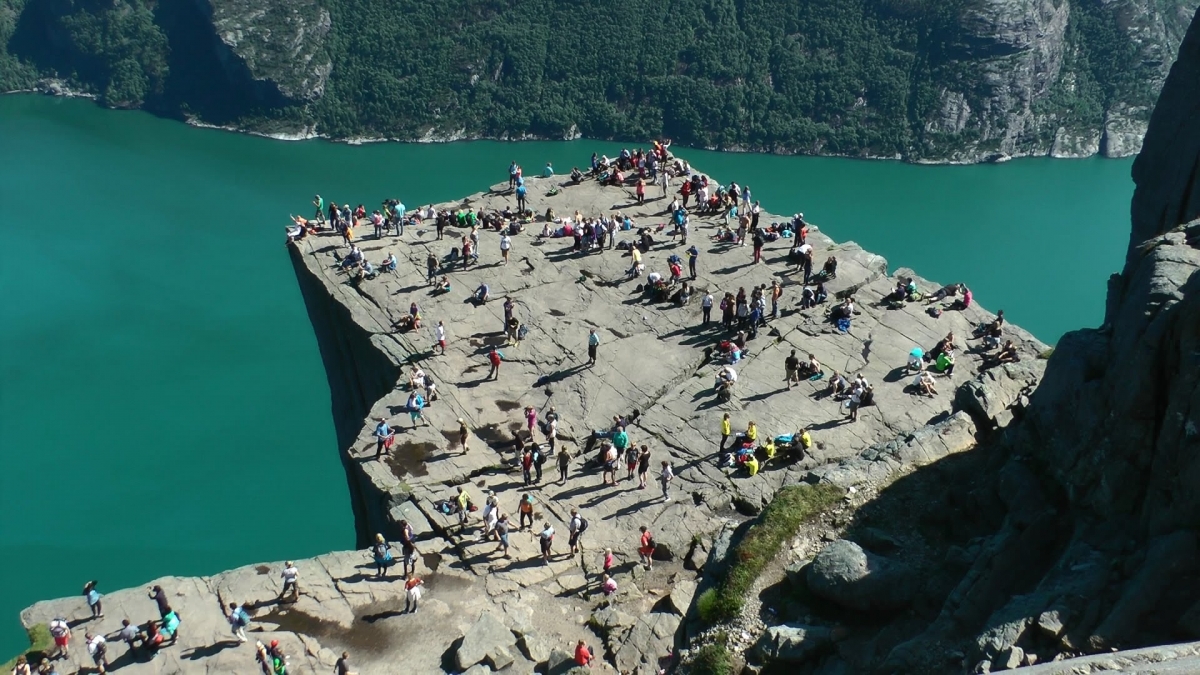 Pulpit Rock (Preikestolen), Norway in HD